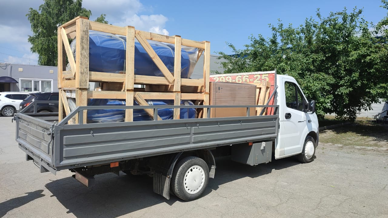 Отгрузка поршневого компрессора Remeza СБ4/С-100.LB40 и ресиверов РВ 500.11.00 в г. Новосибирск